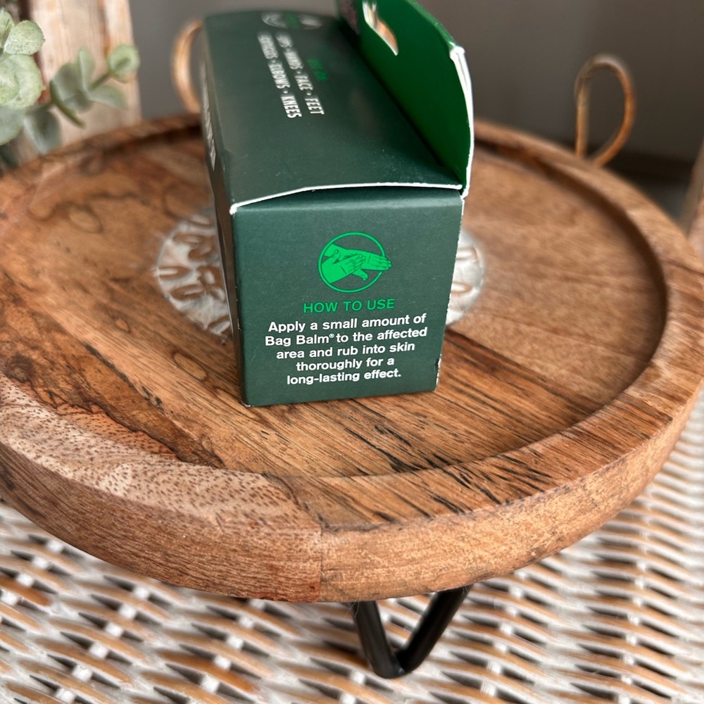 Bag Balm Original Skin Moisturizer in 1 oz tins set of 3 - Picture 4 of 4